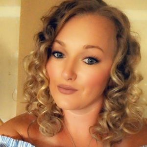 Meet your Posher, Sheena